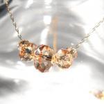 Gold Carrie necklace, Delic..